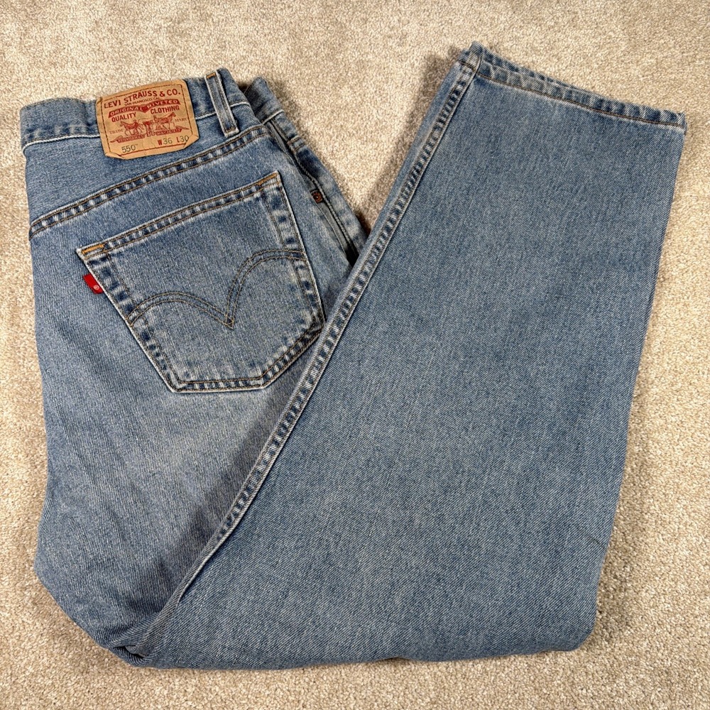 Levis 550 Relaxed Fit Blue Jeans Mens 36 X 30 (FITS 34 X 29) Made In USA Denim